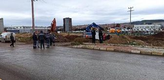Uşak'ta altyapı çalışmasında doğal gaz borusu delindi; gaz akışı durduruldu