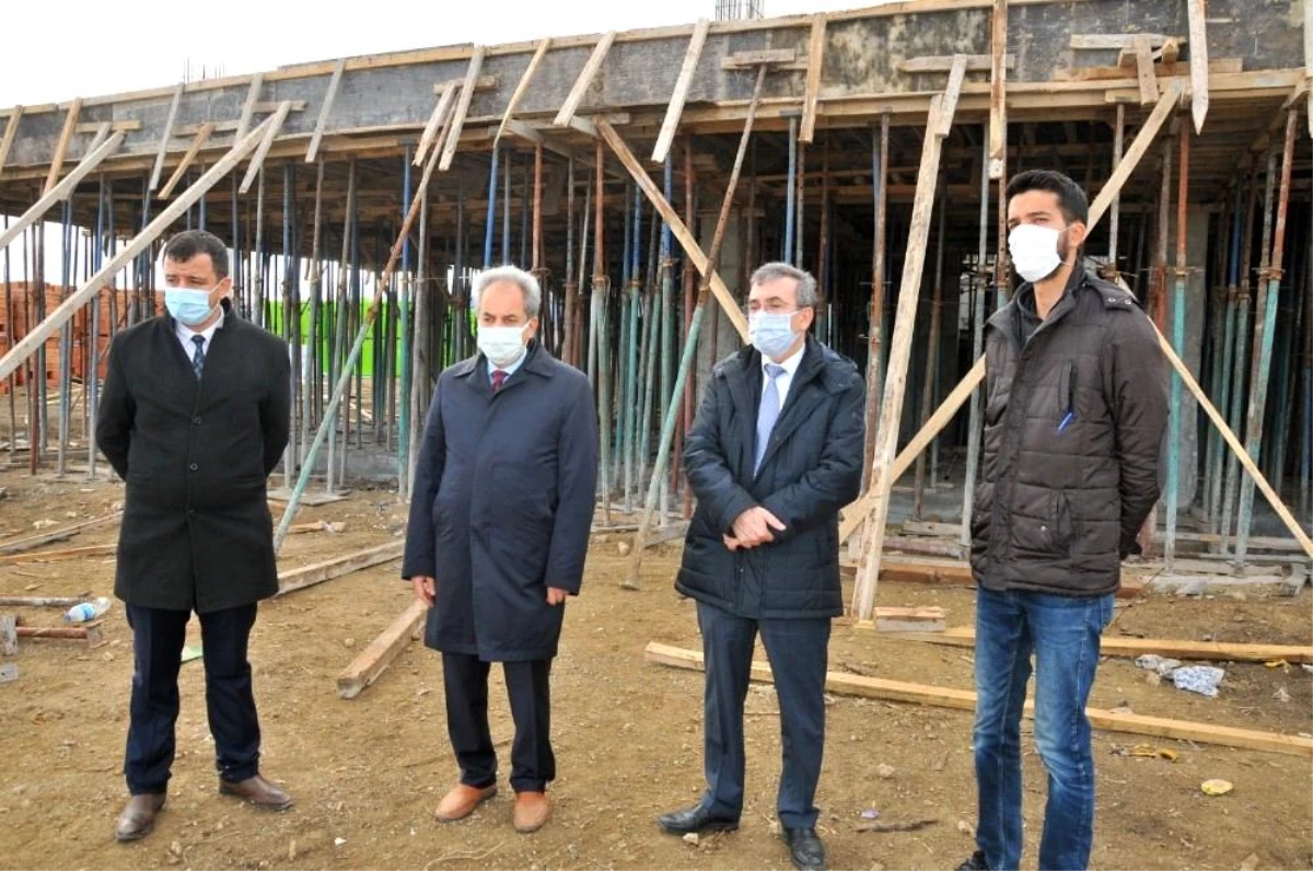 Akşehir\'de yapımına başlanılan yeni otogar inşaatında çalışmalar devam ediyor
