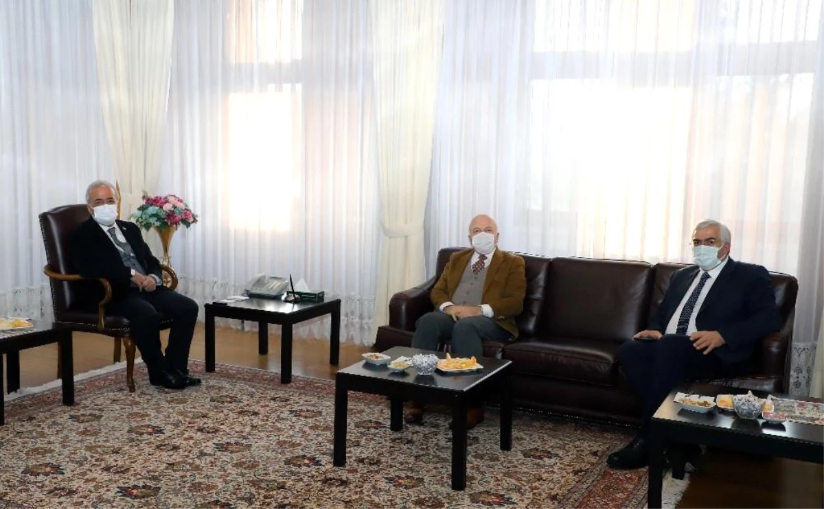 Büyükşehir Belediye Başkanı Mehmet Sekmen ve Ak Parti İl Başkanı M. Emin Öz\'den Rektör Çomaklı\'ya ziyaret