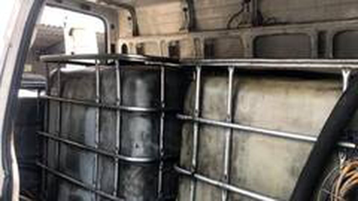 Denizli\'ye sızdırılmaya çalışılan 3 bin 400 litre kaçak akaryakıta polis engeli