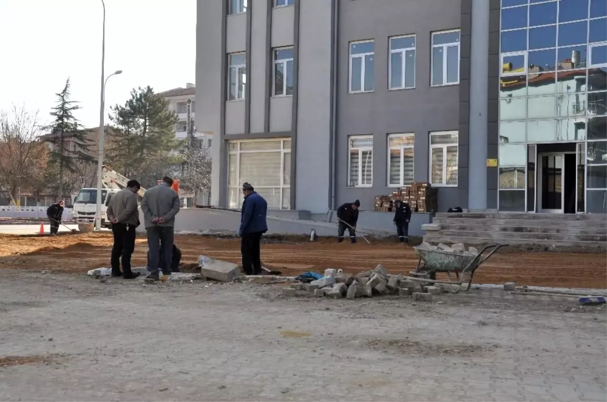 İhsaniye Belediye hizmet binası projesinde sona yaklaşıldı