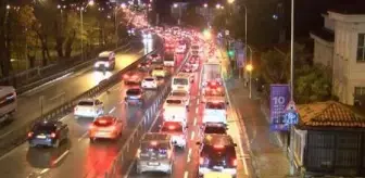 Kısıtlamanın ardından ilk iş gününde trafik yoğunluğu-1