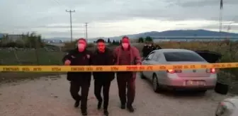 Otomobil hırsızları kız arkadaşlarıyla gezerken yakalandı