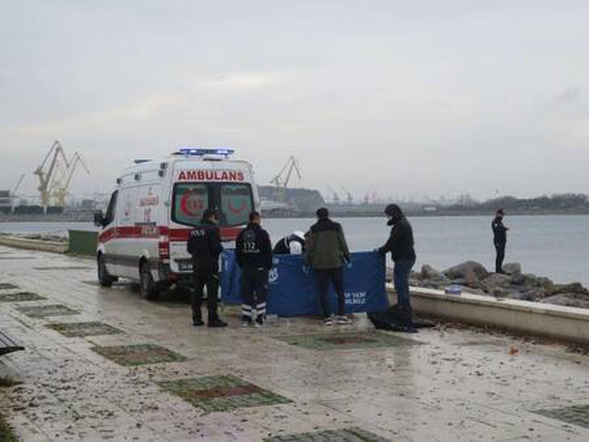 Pendik\'te denizden ceset çıktı