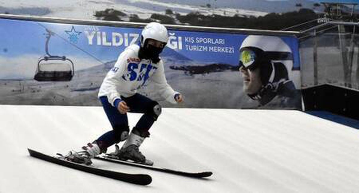 Türkiye\'nin tek kayak simülatörü, sporcuları yarışlara hazırlıyor