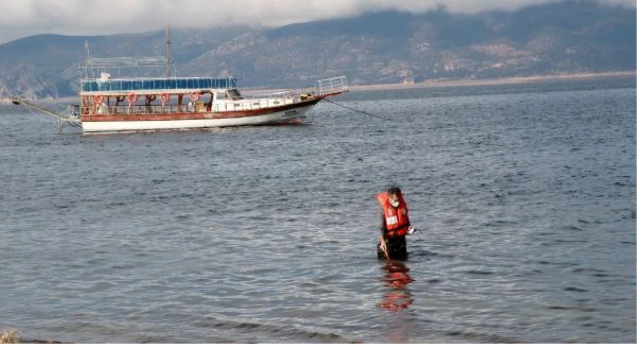 10 gündür gaz çıkışı olan Burdur Gölü\'nde inceleme