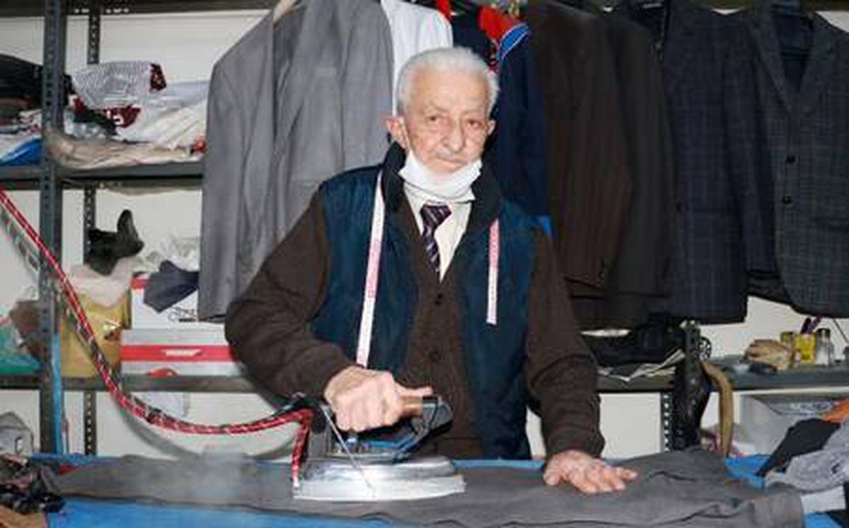 70 yıldır terzilik yapıyor