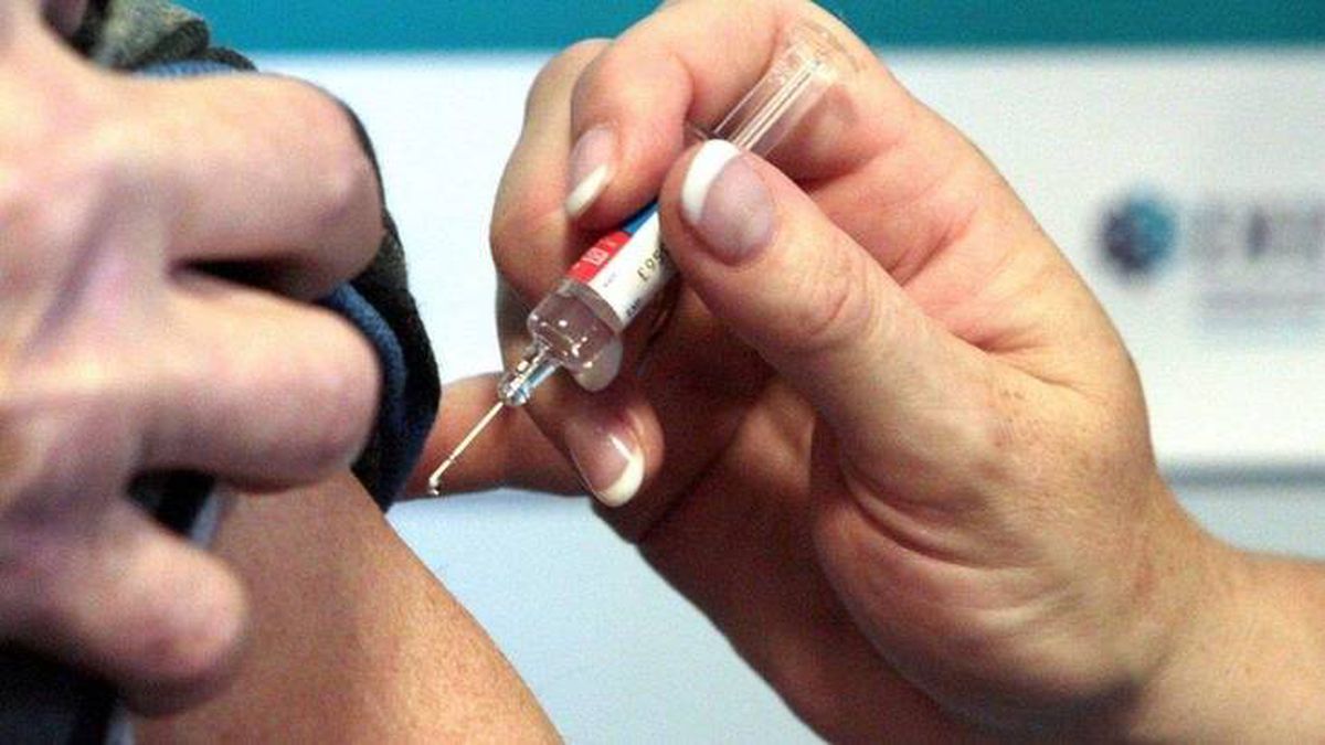 Avrupa İlaç Ajansı\'nın Pfizer-BioNTech aşısını Pazartesi günü onaylaması bekleniyor
