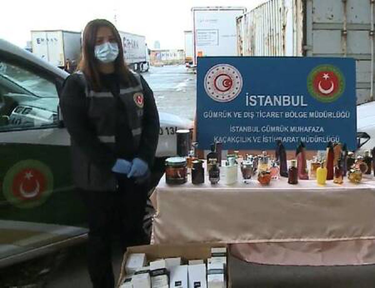 Son dakika haber! Bakanlık: 350 bin lira değerinde sahte parfüm ile nargile tütünü ele geçirildi
