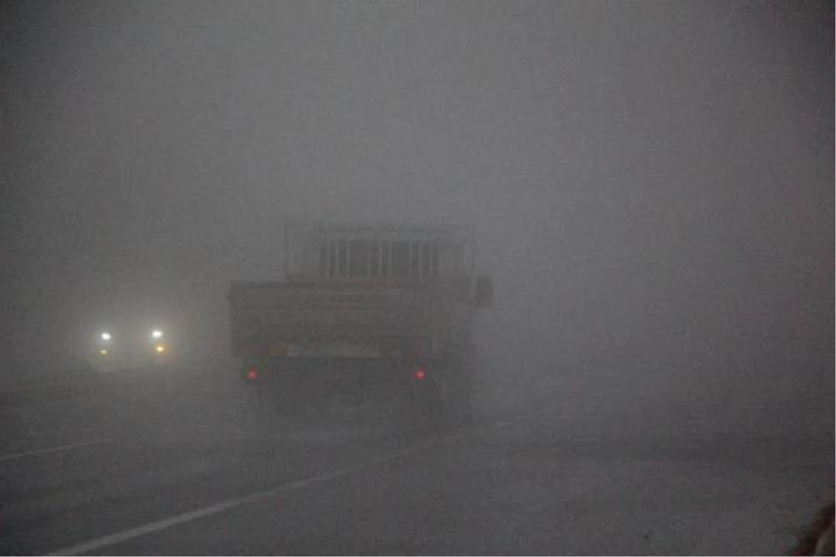 Bolu Dağı\'nda yağmur ve sis ulaşımı etkiledi