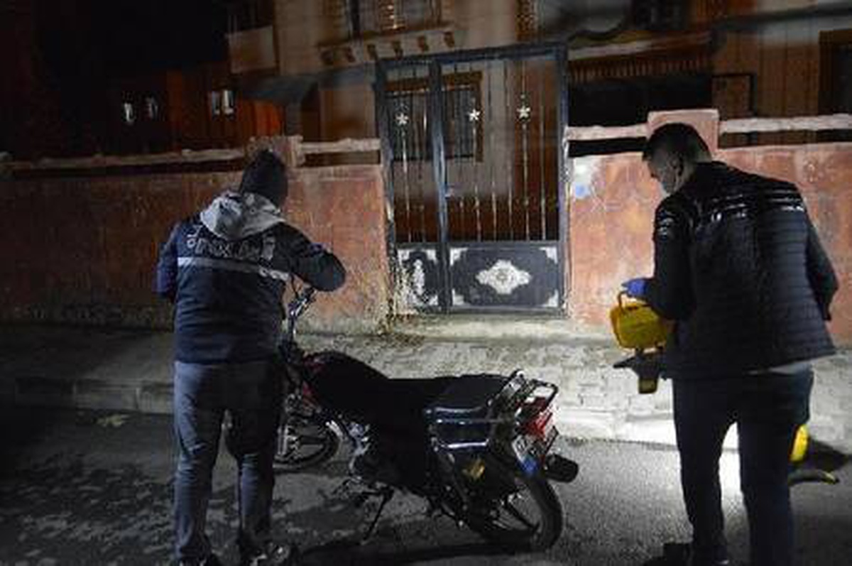 Çaldığı motosikleti, yakıtı bitince bırakıp kaçtı