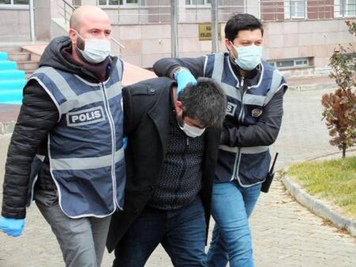 Son Dakika | Cinsel istismar hükümlüsü ve FETÖ şüphelisi eski polis yakalandı