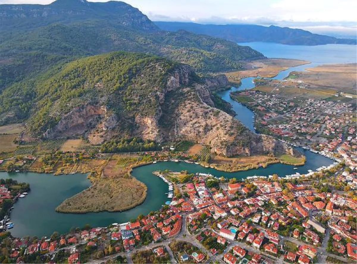 Dalyan\'daki antik kent ve tepenin caretta caretta şeklinde olduğu görüldü