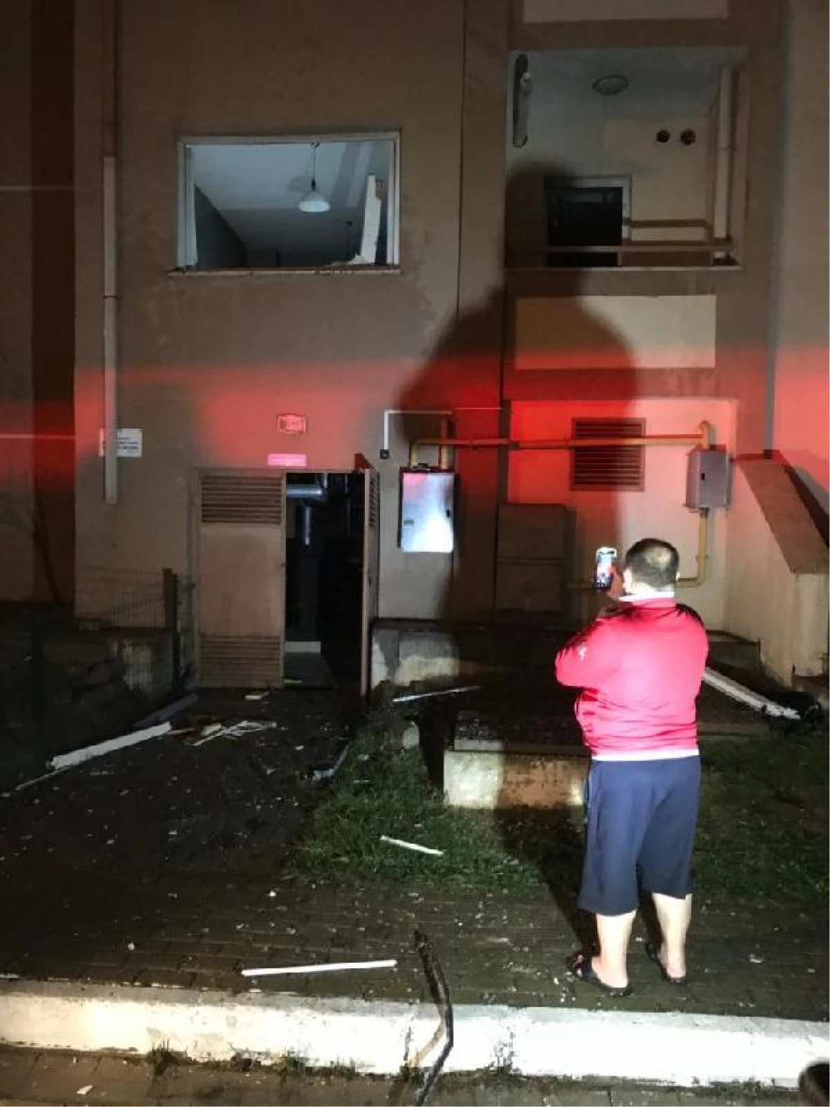 Son dakika haber: Kocaeli\'de evde doğal gaz patlaması sonucu 1 kişi yaralandı