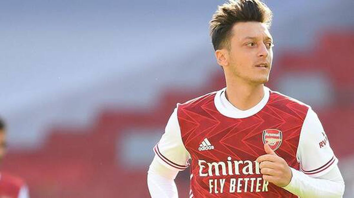 Emre Belözoğlu, Mesut Özil transferi için bizzat devreye girdi