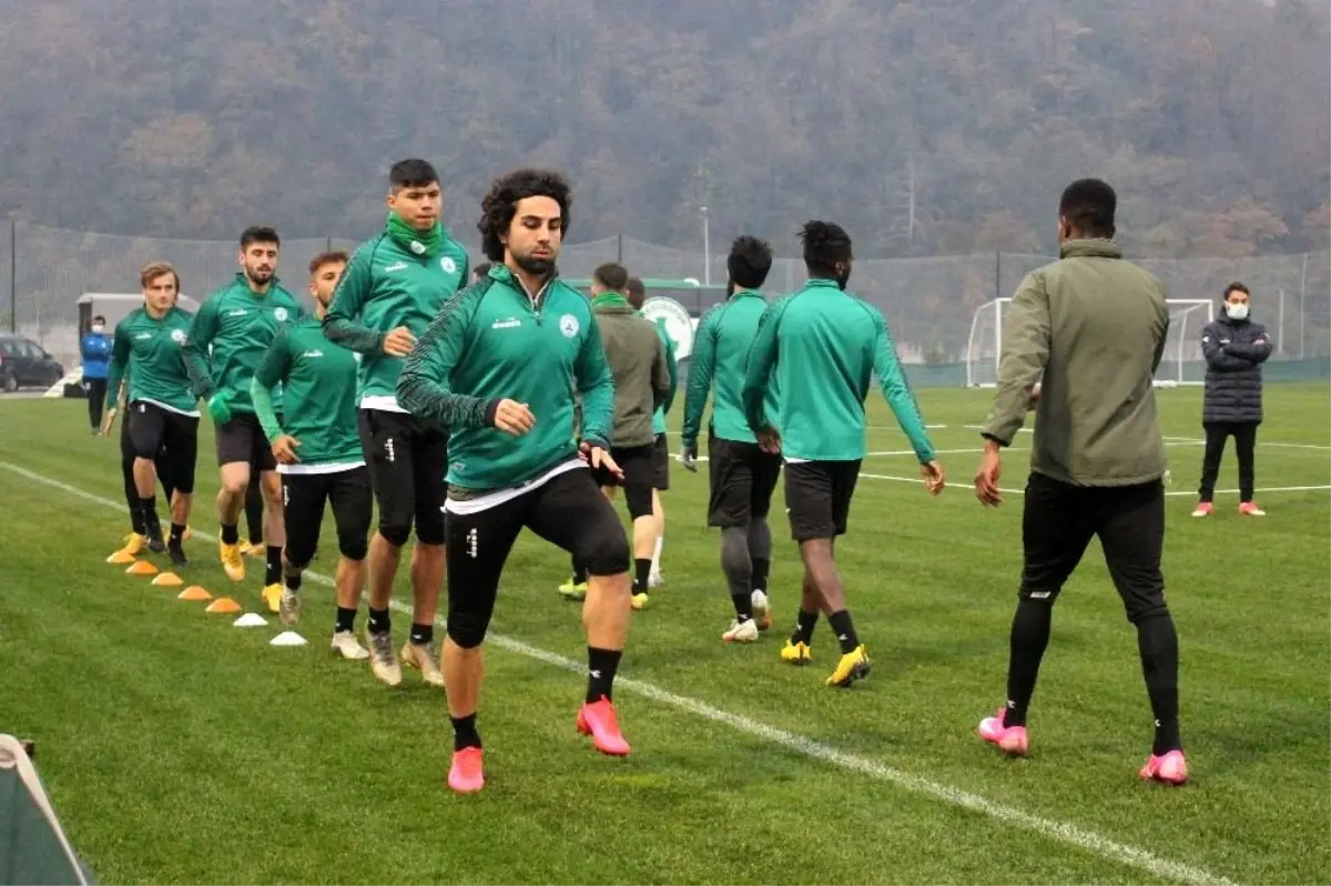 Giresunspor, Çotanak Spor Kompleksi\'nde ilk antrenmanını yaptı