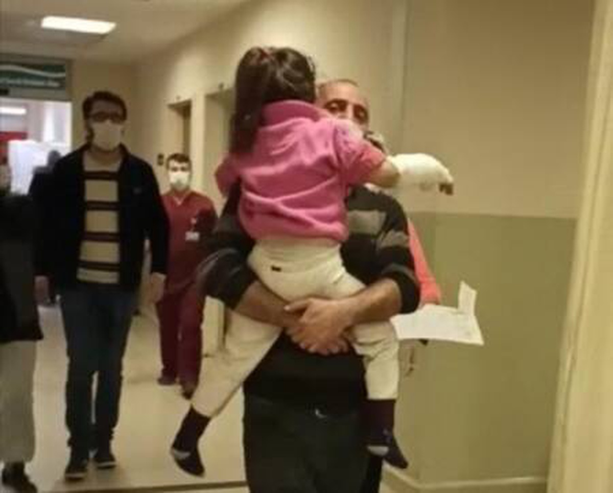 Komşunun köpeğinin saldırdığı Gamze, tedaviye alındı
