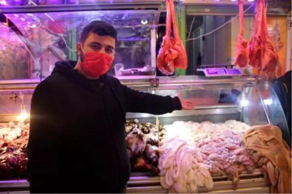 Sokağa çıkma kısıtlaması öncesi sakatat stokluyorlar