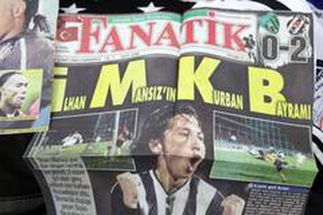 Beşiktaş taraftarı Abdullah Didinmez, 35 yıldır gazete haberlerini biriktiriyor
