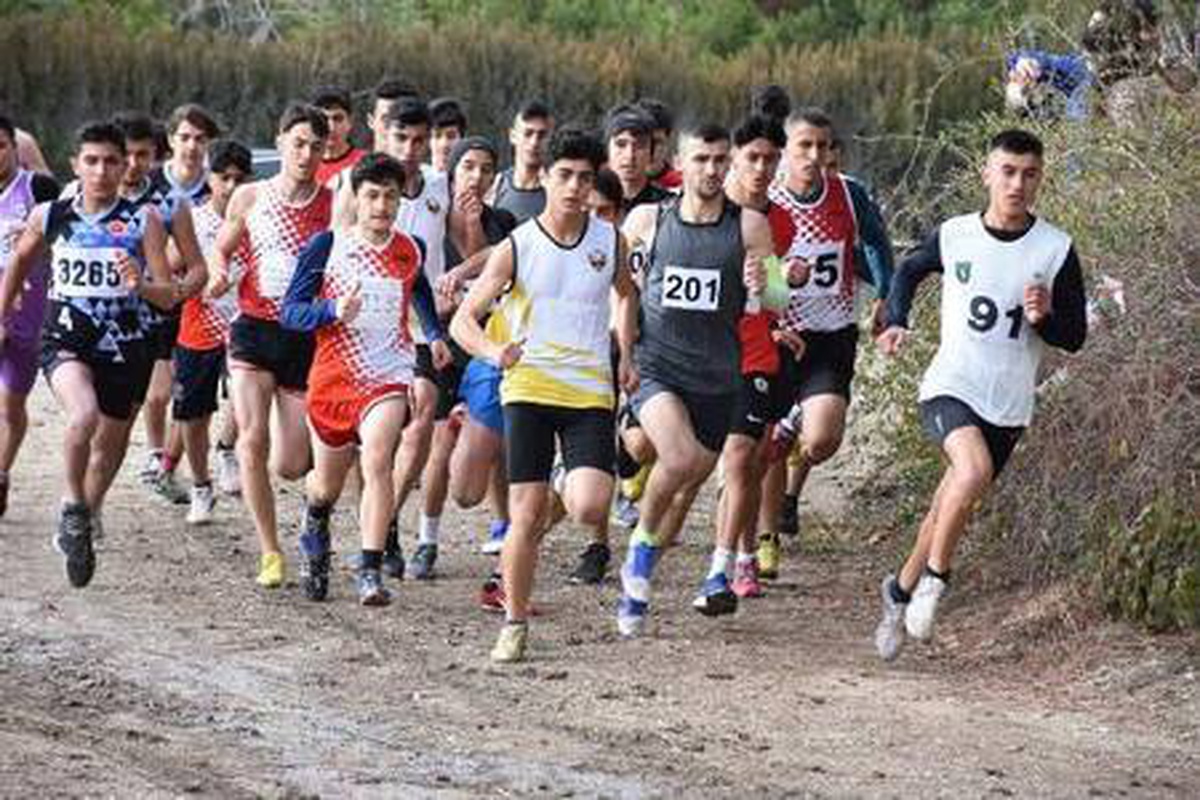 Atletizm U-18 Bölgesel Kros Ligi Yarışları Isparta\'da yapıldı