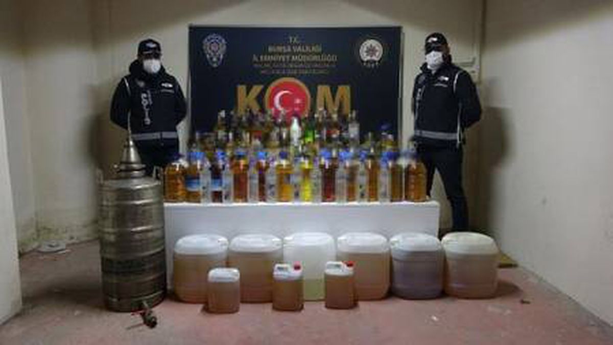 Bursa\'da 420 litre sahte içki ele geçirildi