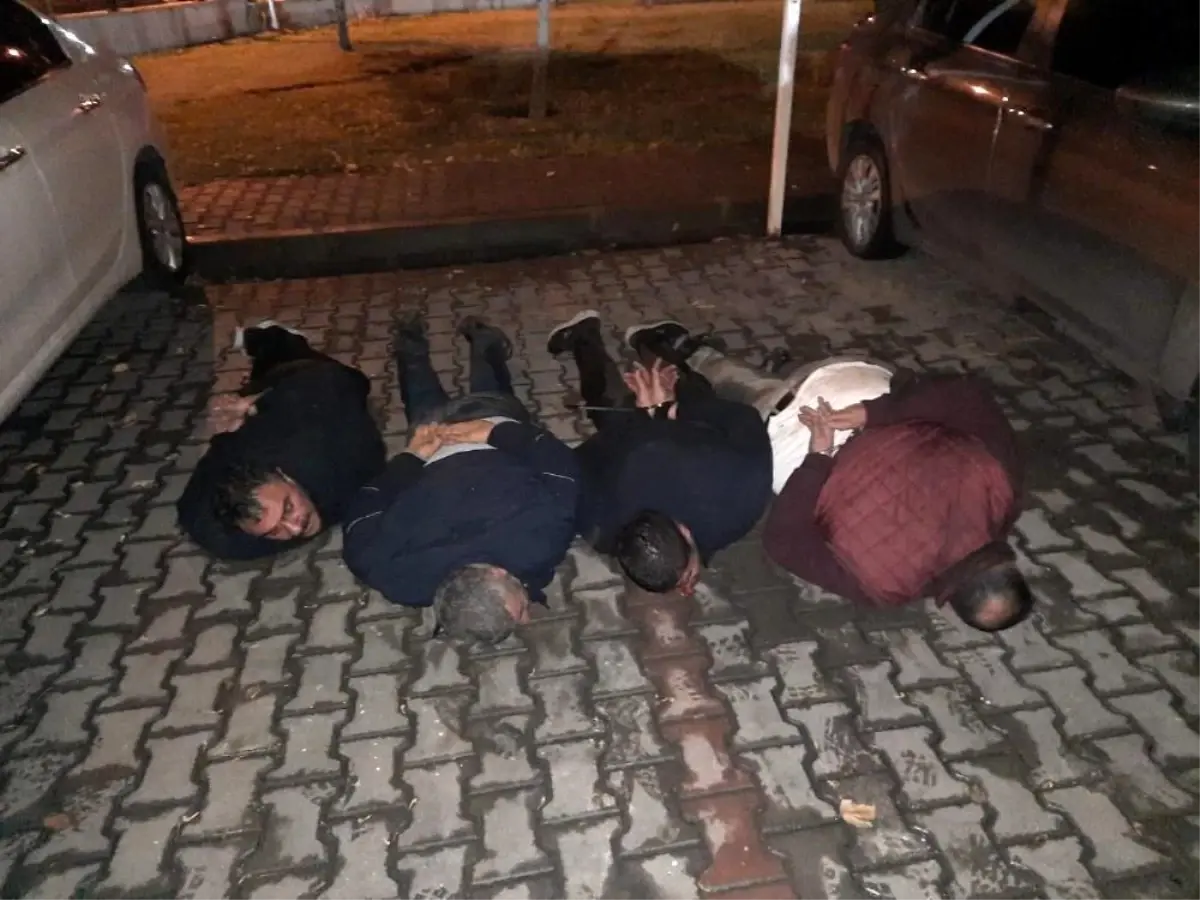 Sokağa çıkma kısıtlaması denetiminde polise saldıran 4 şüpheli tutuklandı