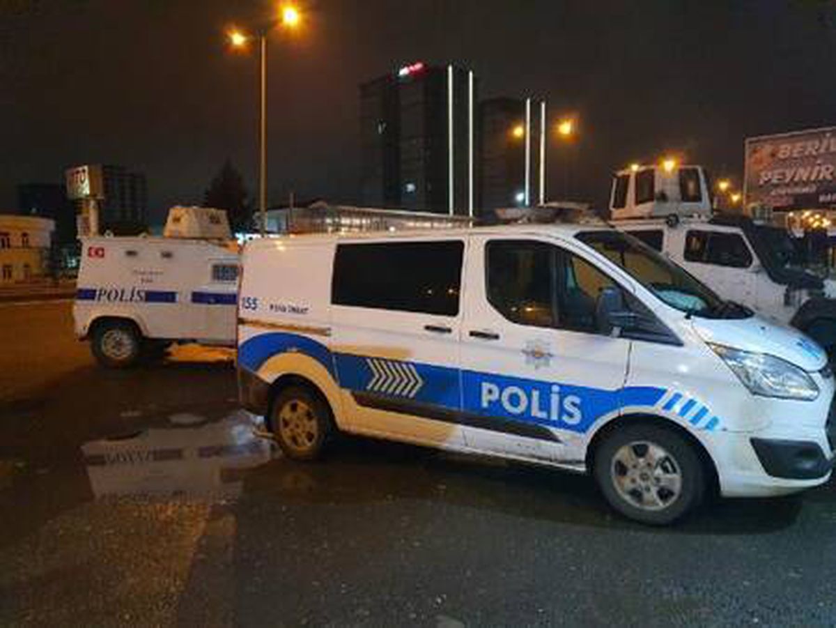 Son dakika haber... Diyarbakır\'da iki grup arasında silahlı kavga: 2 yaralı