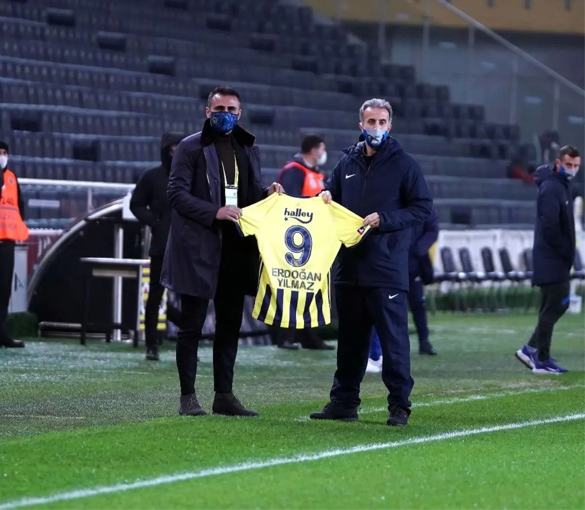 Fenerbahçe\'de Altay kırmızı kart gördü