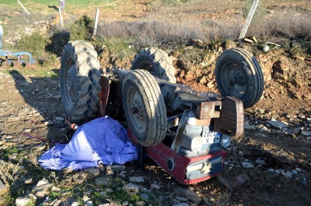 Koronavirüsü atlatan yaşlı adam, devrilen traktörün altında kalarak can verdi