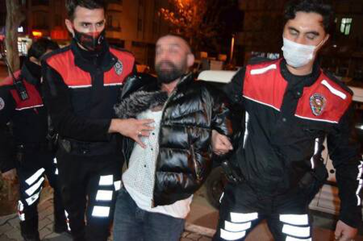 Son dakika haber! Maske takmamak için direndi, polis biber gazıyla müdahale etti