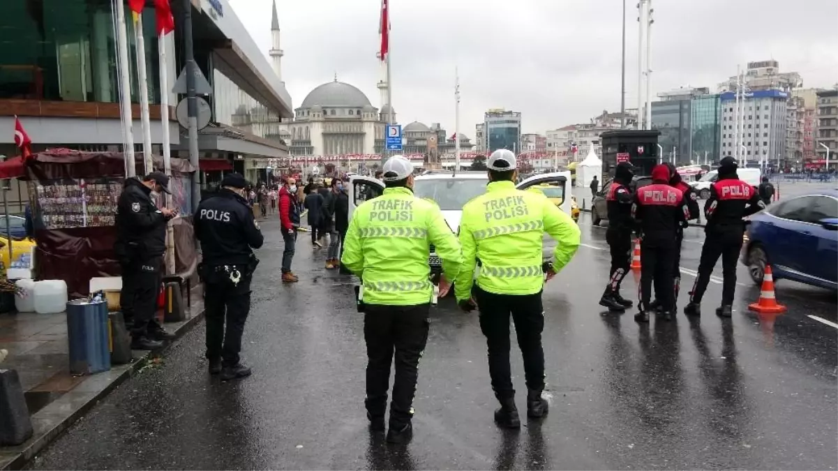 Polis ekipleri, Taksim\'de araçları didik didik arandı