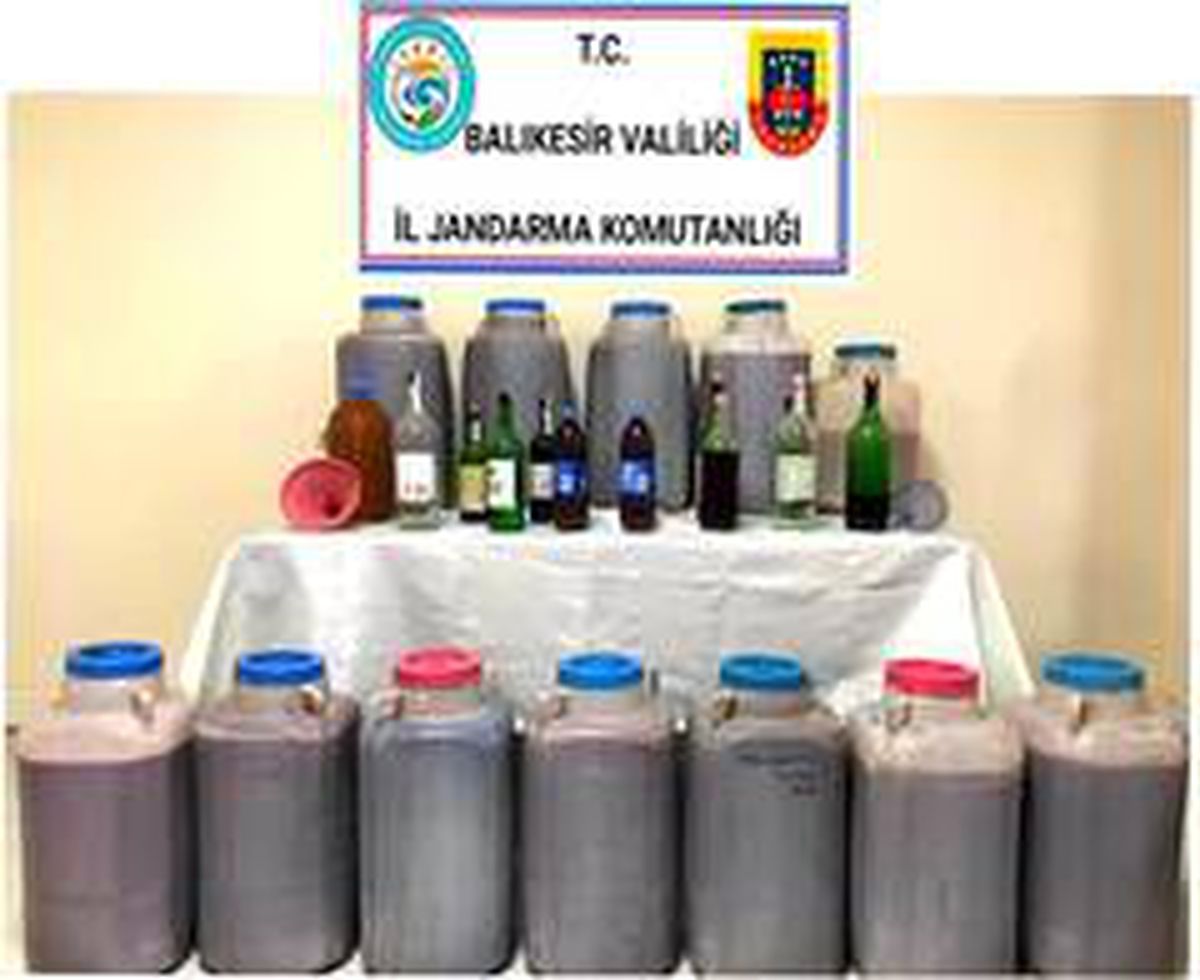 Sındırgı\'da 310 litre kaçak içki yakalandı