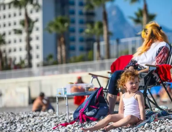 Antalya'da aralık ayının ortasında deniz keyfi, System.String[]