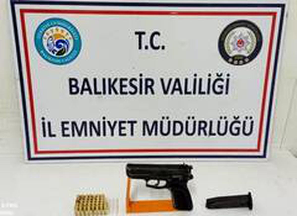 Son dakika 3. sayfa: Balıkesir\'de 12 aranan şahıs yakalandı