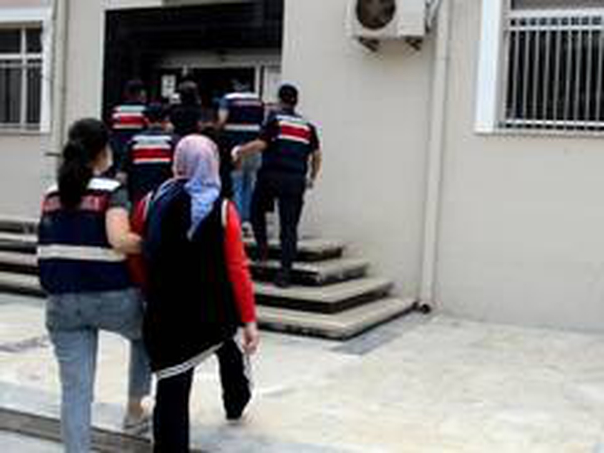 Bozyazı\'da 5 yıl 7 ay kesinleşmiş hapis cezası bulunan 4 kişi gözaltına alındı