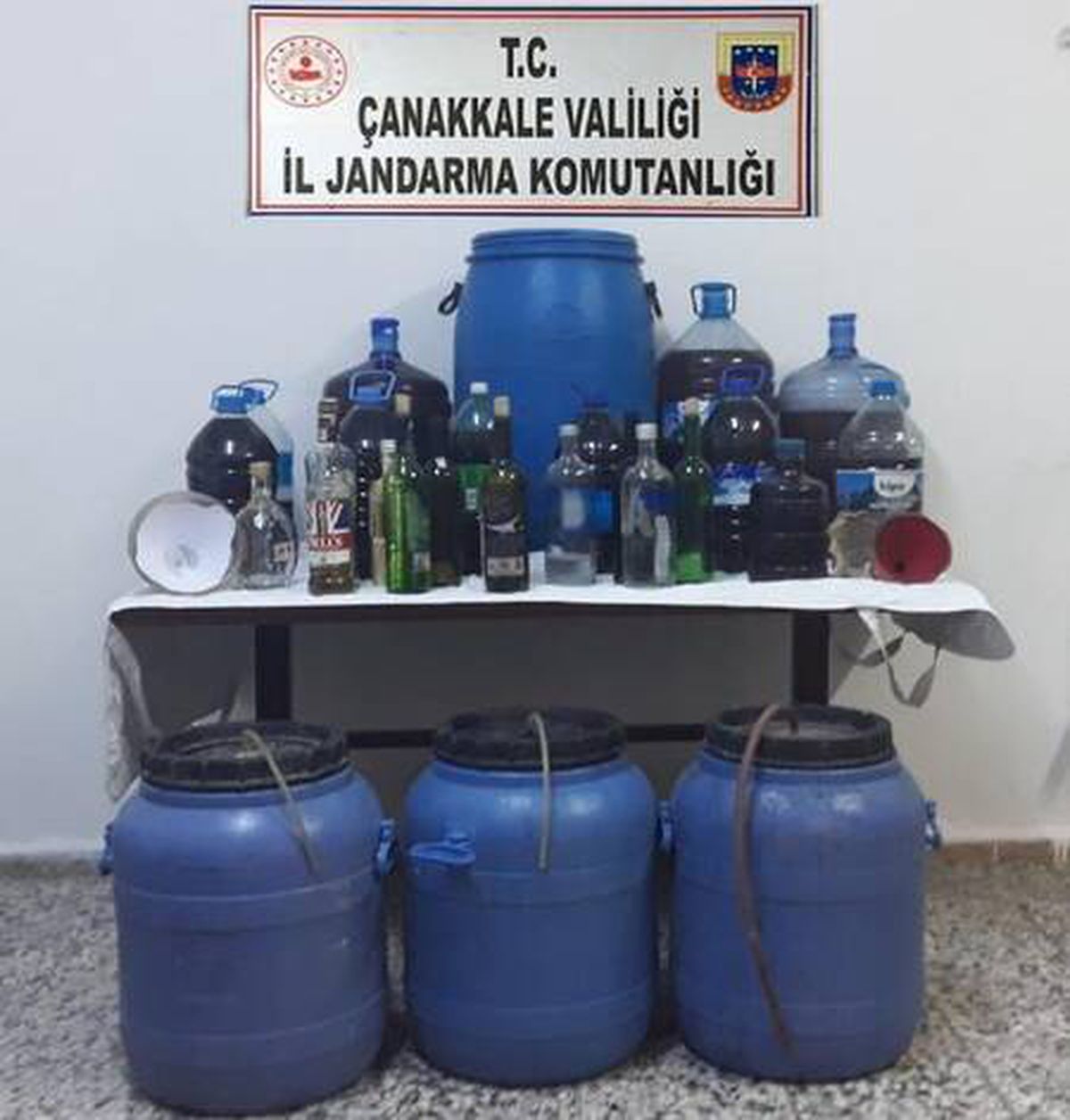 Çanakkale\'de 130 litre kaçak içki ele geçirildi