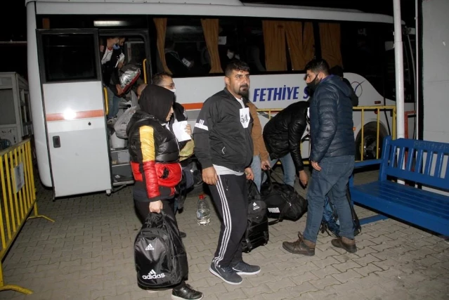 Son dakika haber... Muğla'da 97 kaçak göçmen ile 10 organizatör yakalandı