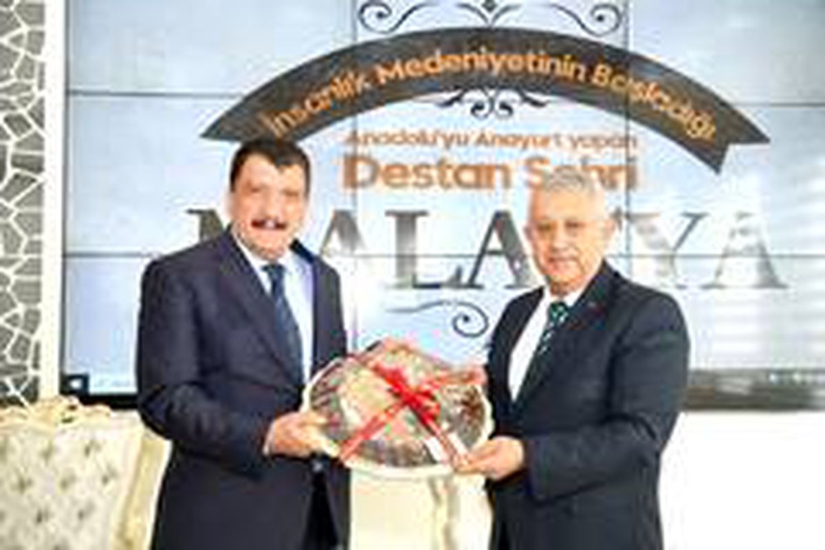 Gürkan, Başkan Zeybek\'i ağırladı