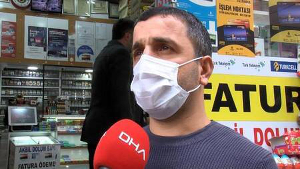 Hırsız kadın önce büfe sahibini soydu, sonra \'dikkat dağıtmak için\' kendi soyundu