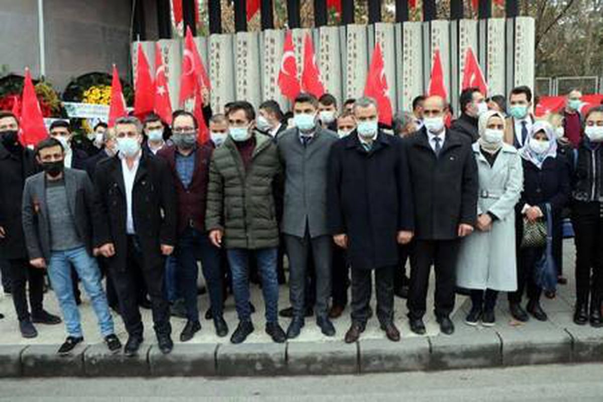 Kayseri\'deki terör saldırısında şehit olan 15 asker anıldı