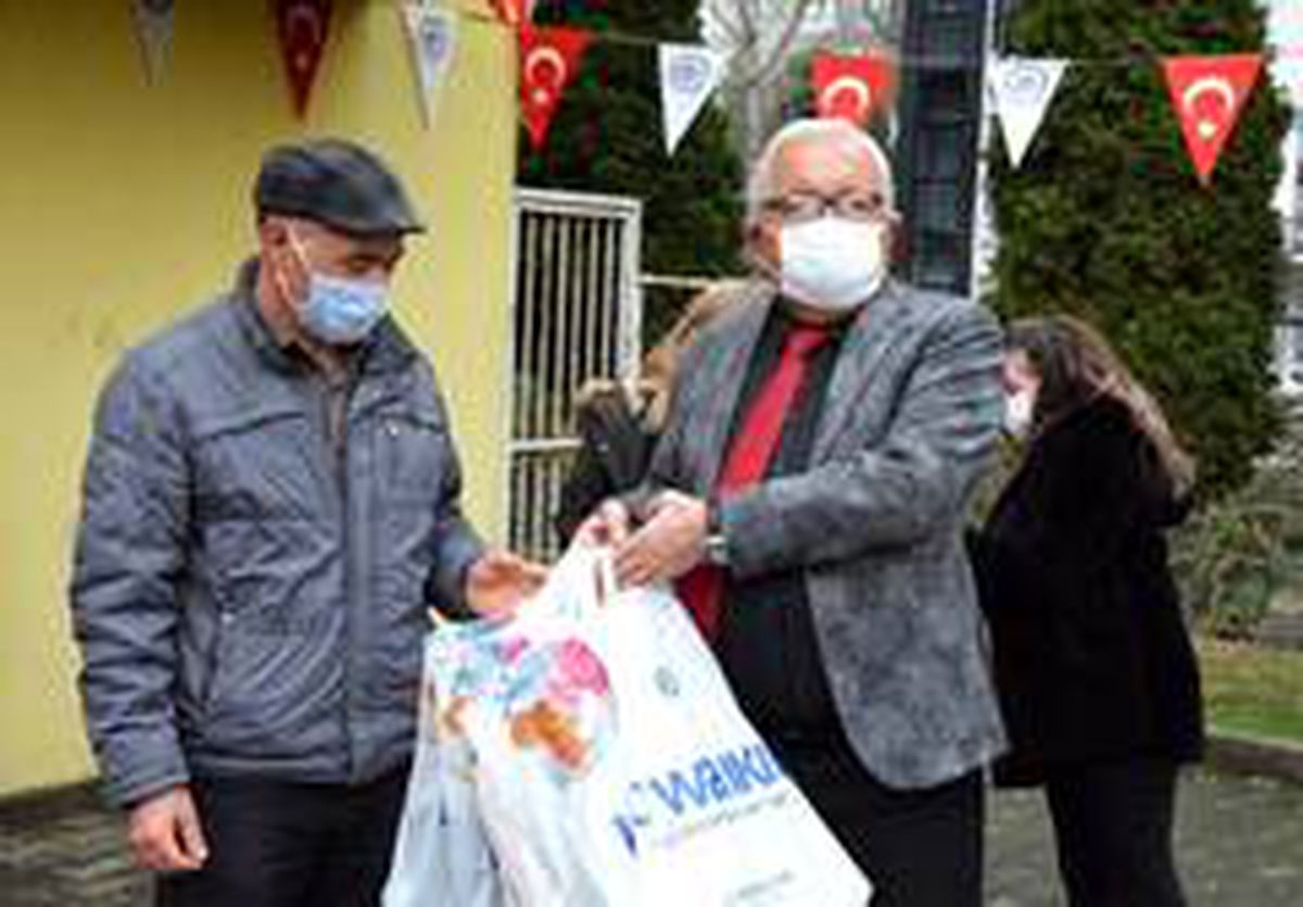 Kdz. Ereğli Belediyesi\'nden bin çocuğa giysi yardımı