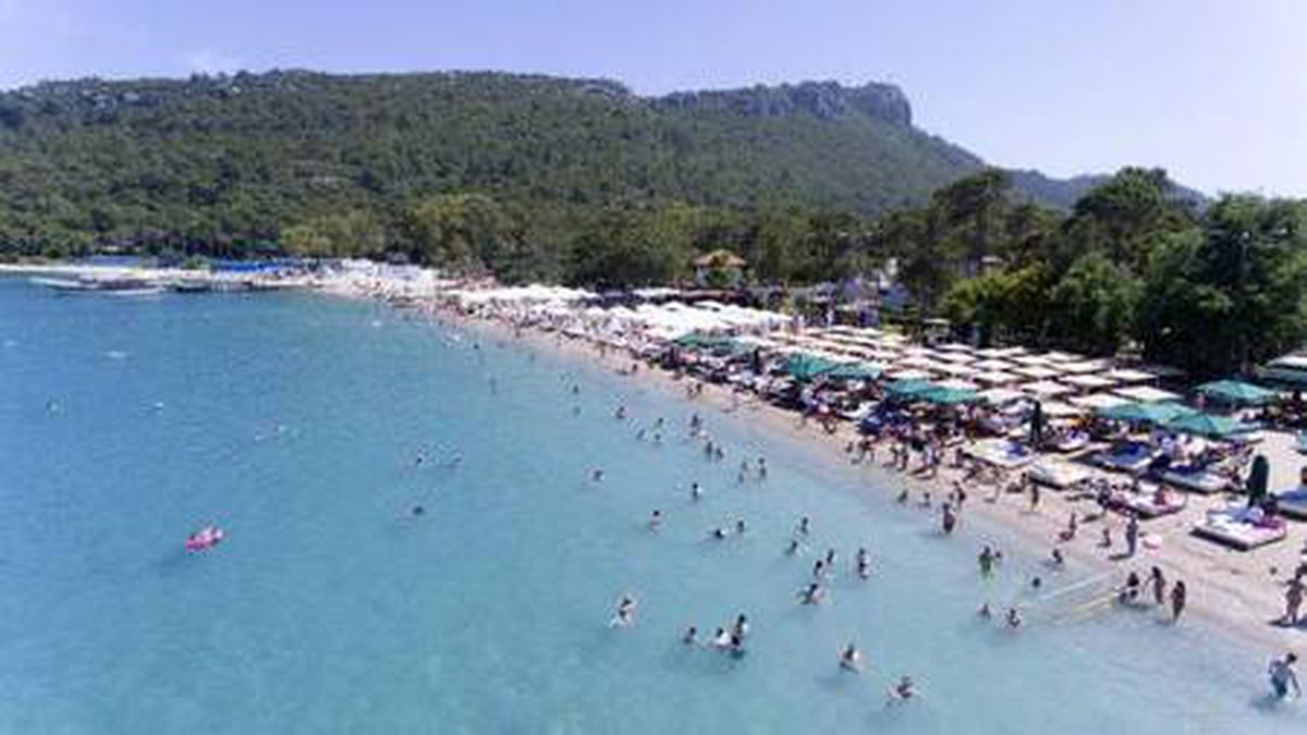 Kemer, pandemi döneminde 1 milyon 100 bin turist ağırladı