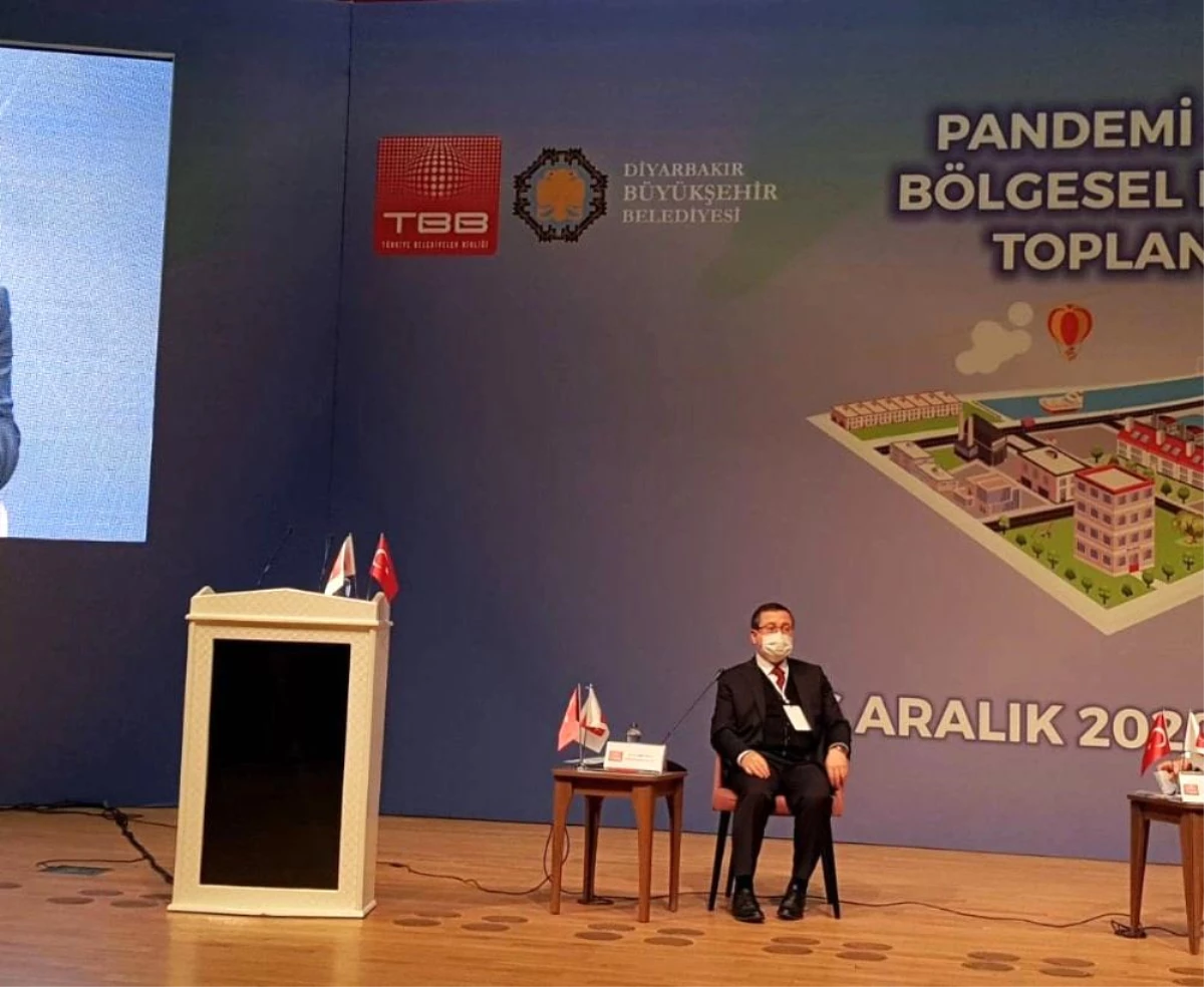 Kızılay, "Akıllı Şehirler" oturumuna başkanlık yaptı