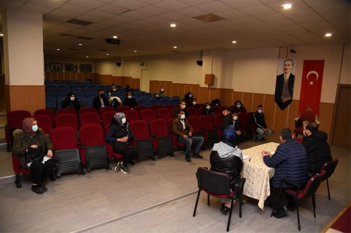 Pursaklar Belediyesi İstihdam Şefliği vatandaşlara iş kapısı aralıyor