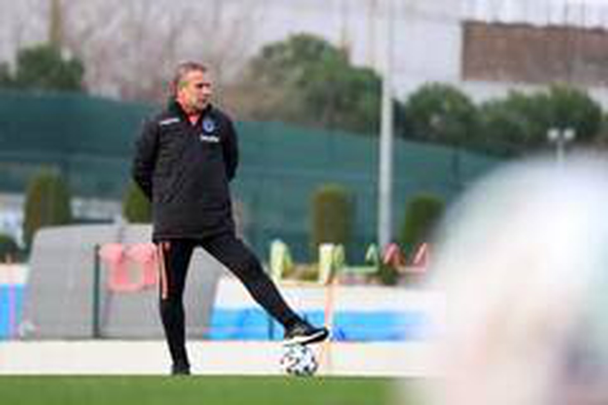 Son dakika haber... Trabzonspor\'da gözler Süper Lig\'e ve ara transfere çevrildi