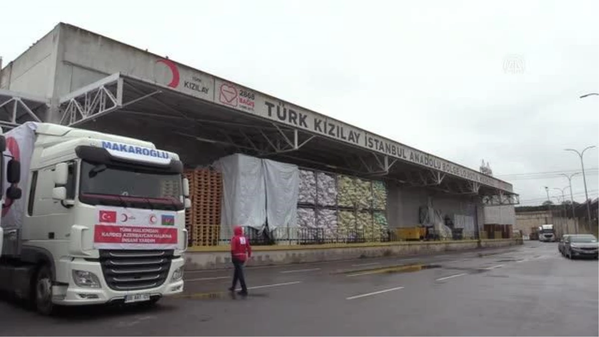Türk Kızılay\'ının Azerbaycan ve Bosna Hersek\'e insani yardım taşıyan tırları yola çıktı