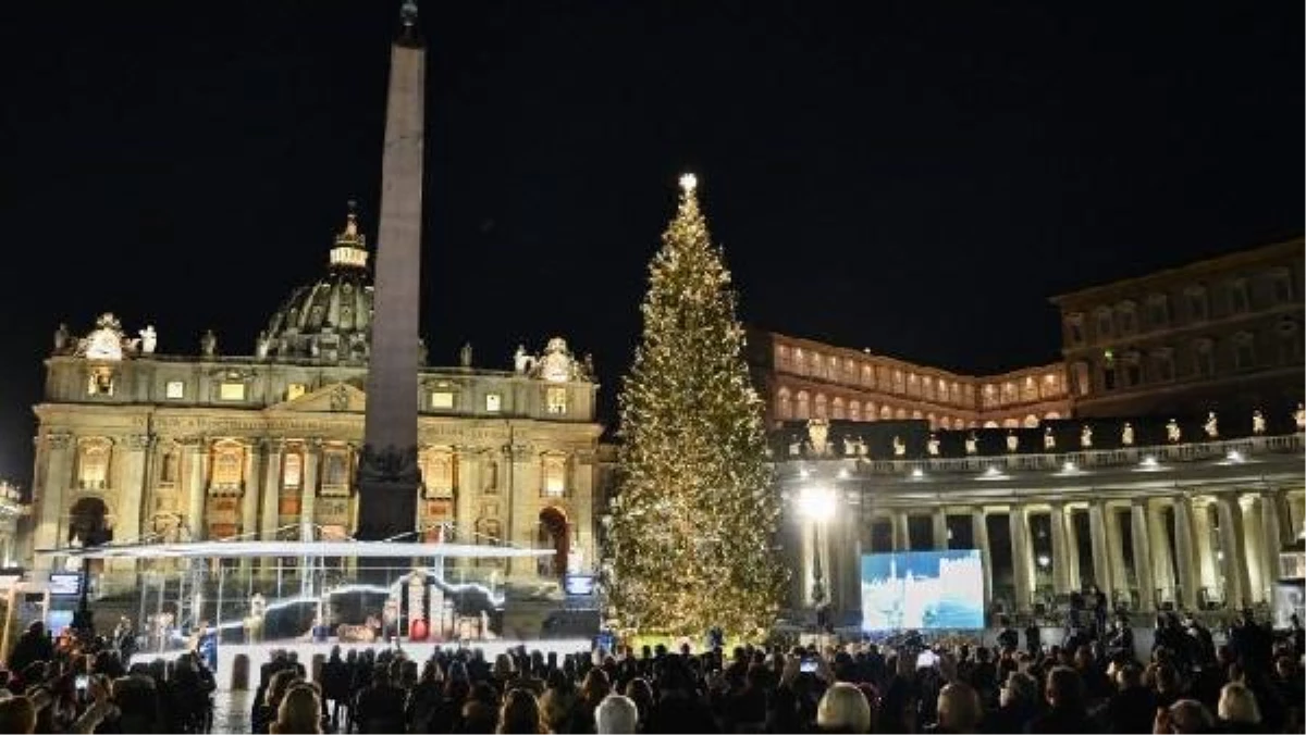Vatikan\'da Hz. İsa\'nın doğumunu simgeleyen heykeller kriz yarattı