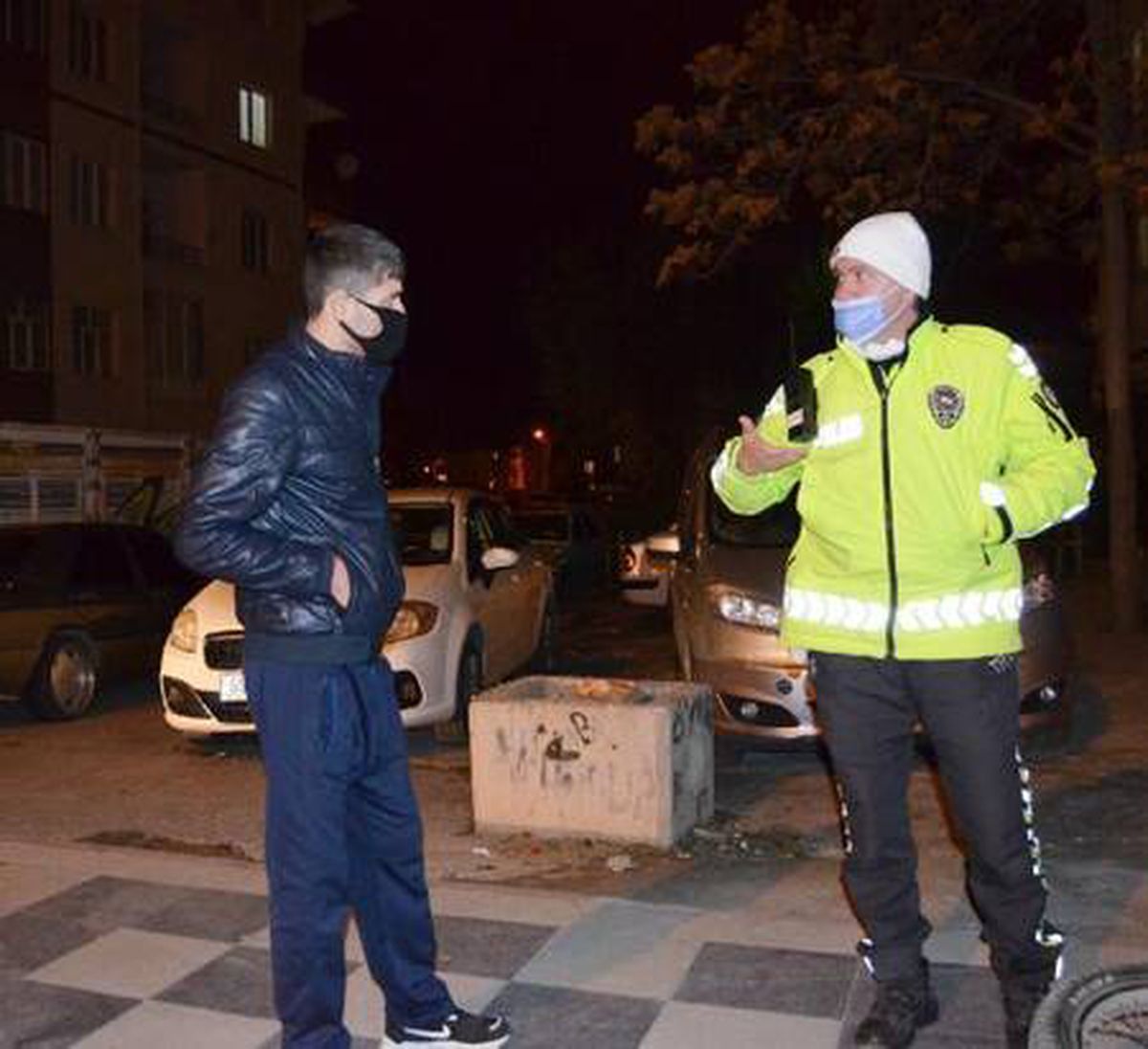 Aksaray\'da gidecek yeri olmayan gence polis sahip çıktı