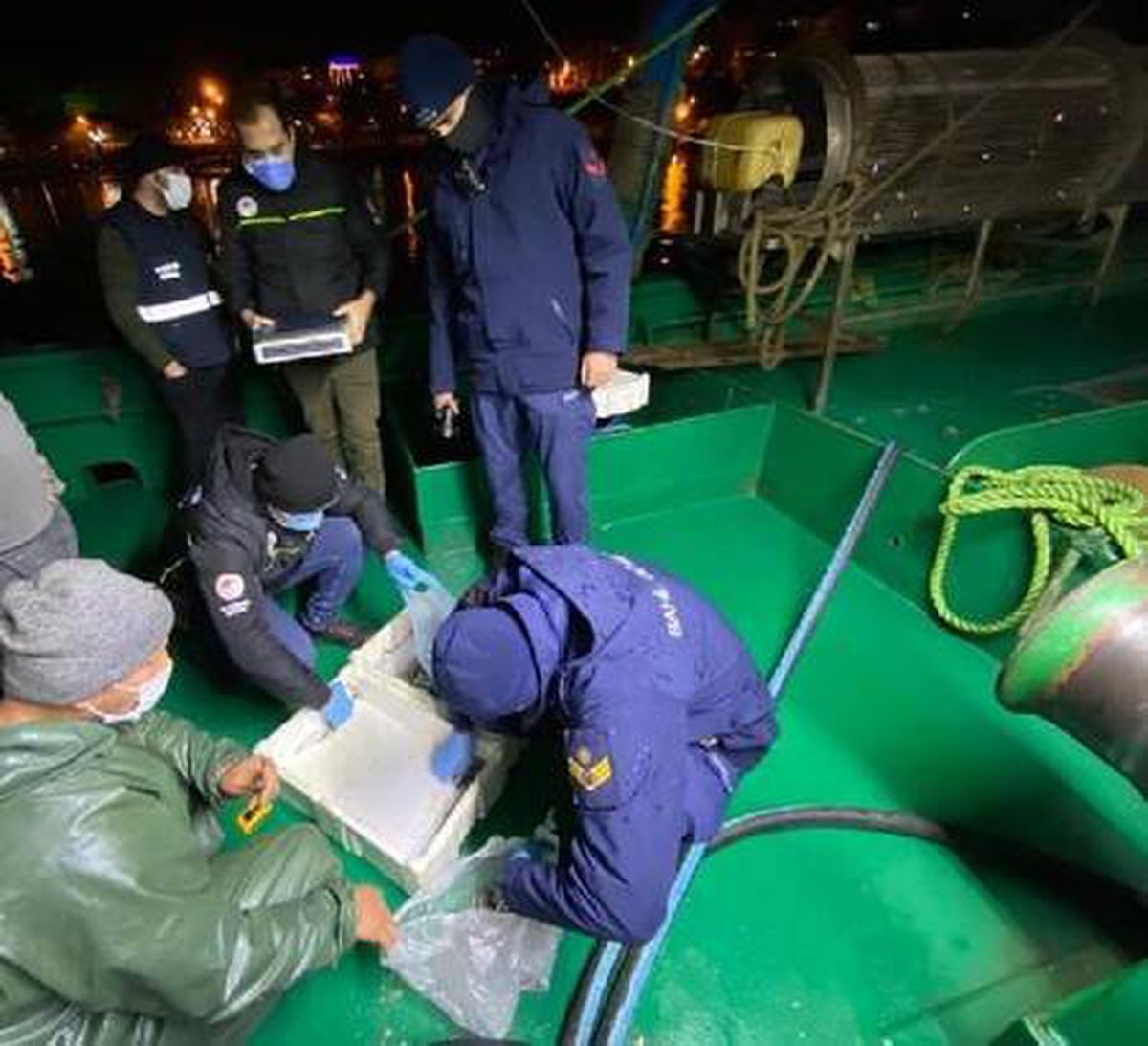 Boy sınırı altındaki 20 ton hamsiye el konuldu