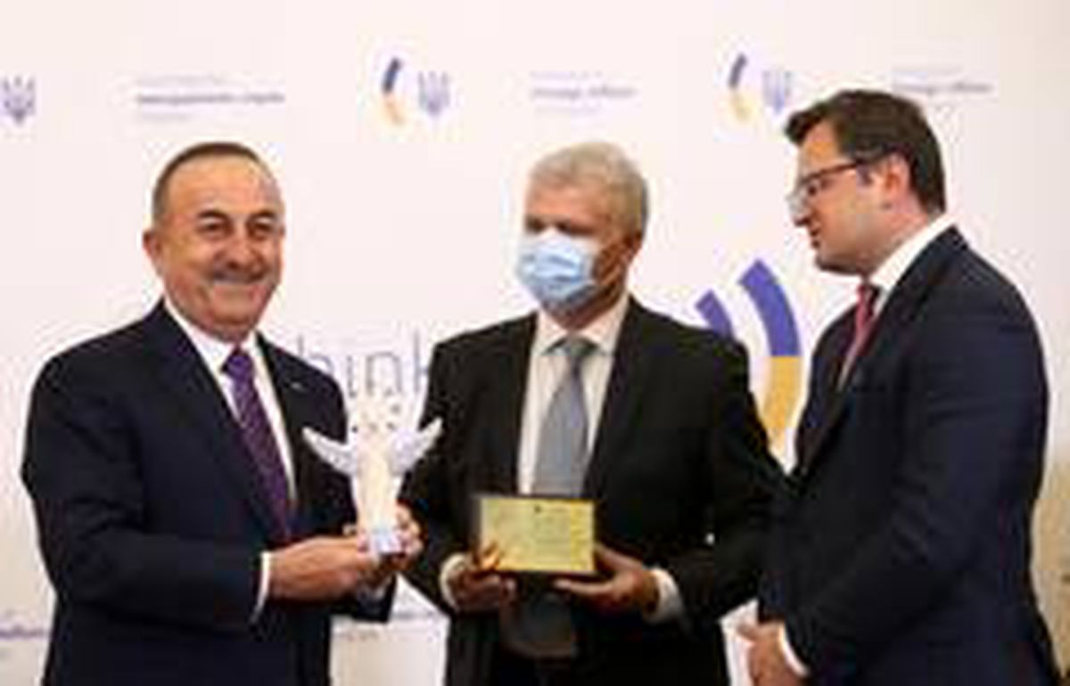 Çavuşoğlu, Ukrayna\'da "İyilik Meleği" ödülü aldı